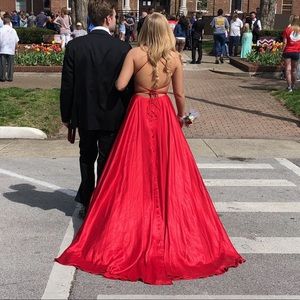 Red Sherri hill prom dress❤️